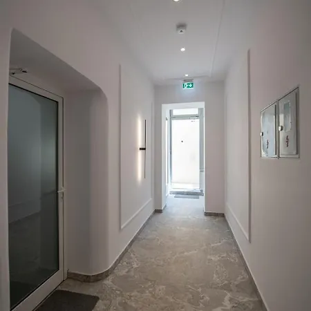 Apartman Paun * אופטיה