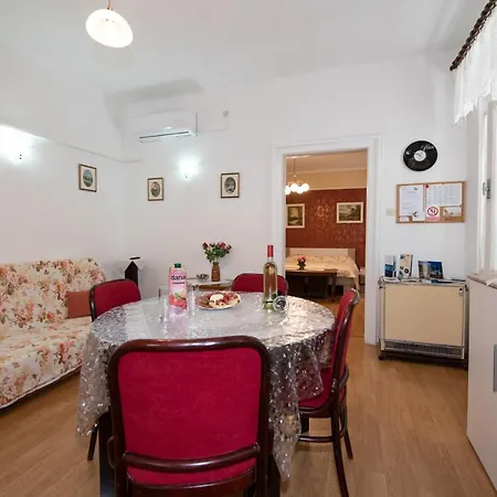 Lejlighed Apartman Paun *