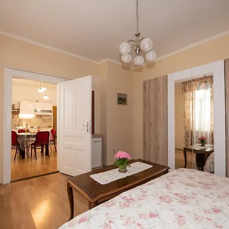 Lejlighed Apartman Paun
